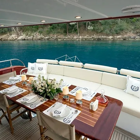 Ada Dreams / Boat Botel